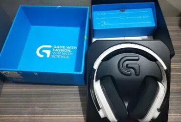 Logitech G933 Wireless Gaming Headset New Condition