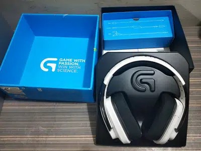 Logitech G933 Wireless Gaming Headset New Condition