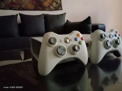 Xbox 360 with 2 controller