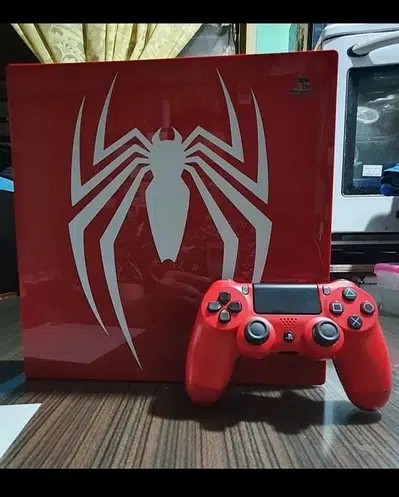 PS4 PRO SPIDER-MAN LIMITED EDITION