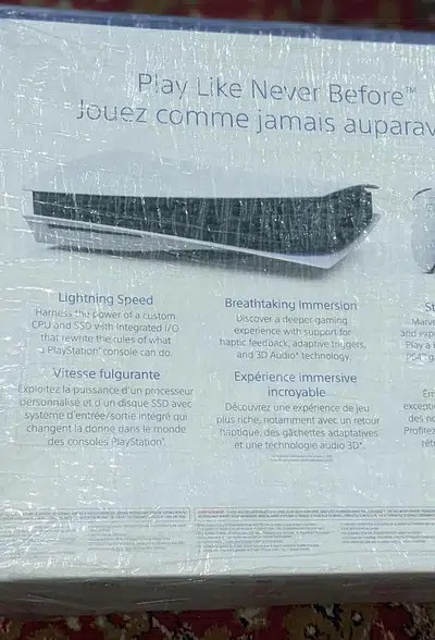 Sony PlayStation 5 8K HDR 825GB CFI-1115A PS5