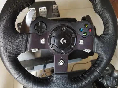 Xbox Gtech steering wheel pedals & chair