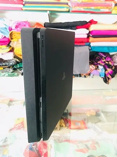 Ps4 Slim 500Gb Complete Box with Games