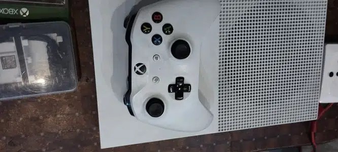 xbox one s 500gb with wireless controller with box