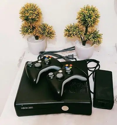 Xbox 360 slim (250GB)