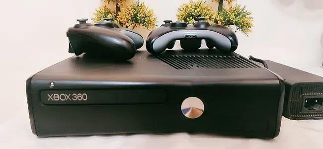 Xbox 360 slim (250GB)