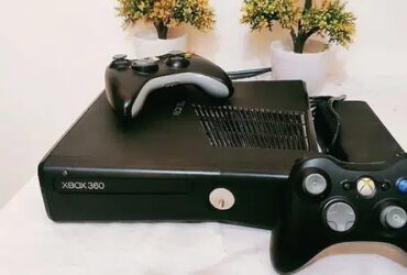 Xbox 360 slim (250GB)