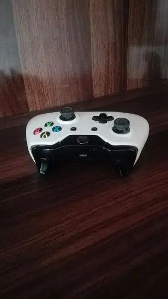 Xbox controller white