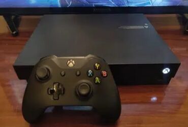 Xbox One X (+12 Games)