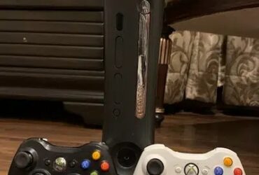 xbox 360 with 2 wireless controllers