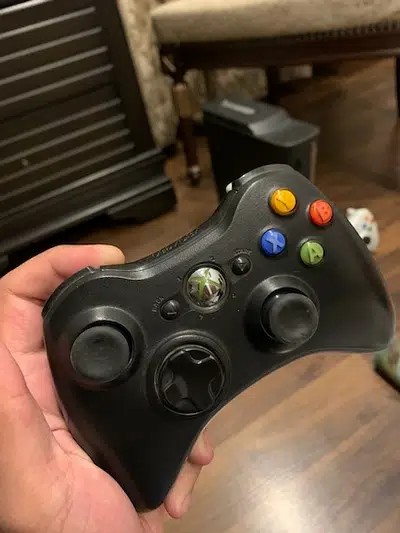 xbox 360 with 2 wireless controllers