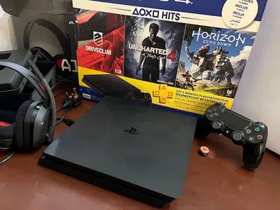 Ps4 Slim with Free Astro A10 Headset