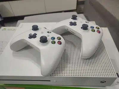 Xbox One S 4K 1TB With 2 Wireless Controllers and Free Games