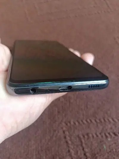 SAMSUNG A32 6GB-128GB urgent sale.