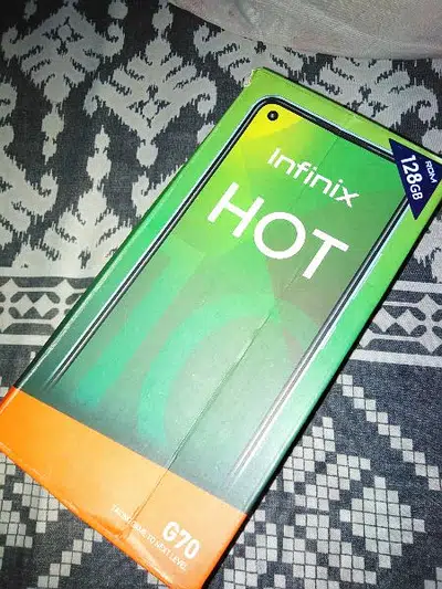 Infinix Hot 10 4 GB 128 GB