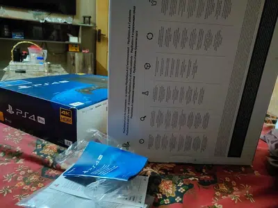 PS4 pro 1Tb Box Pack Dubai Se Leya