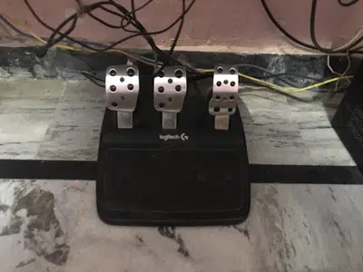 Logitect g920 racing wheel + shifter and X Box one s