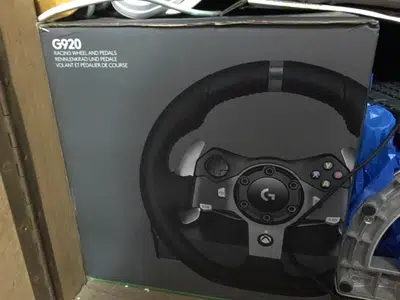 Logitect g920 racing wheel + shifter and X Box one s