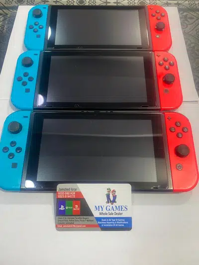 NINTENDO SWITCH V1 MINT CONDITION AT MY GAMES !