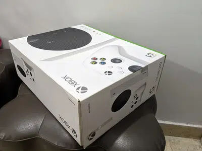 Xbox Series S 512gb with one S controller