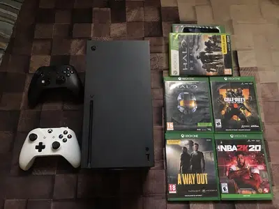 XBOX SERIES X 2 controllers 5 games