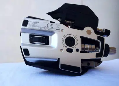 Mad Catz (R. A. T. ) RAT 9 Premium Mechanical Wireless Gaming Mouse