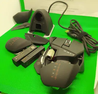 Mad Catz (R. A. T. ) RAT 9 Premium Mechanical Wireless Gaming Mouse