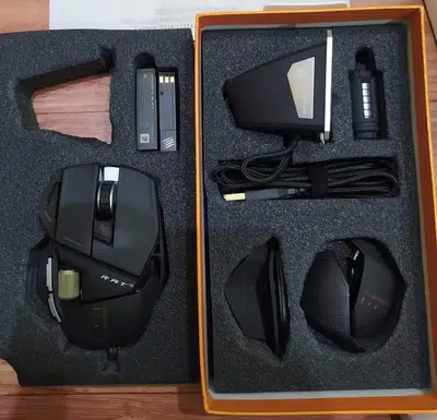 Mad Catz (R. A. T. ) RAT 9 Premium Mechanical Wireless Gaming Mouse