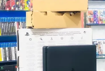 ps4 slim 500 gb almost brand new condition
