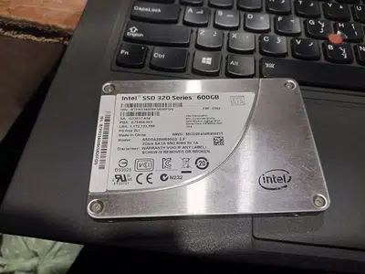 Intel 600 GB SSD original