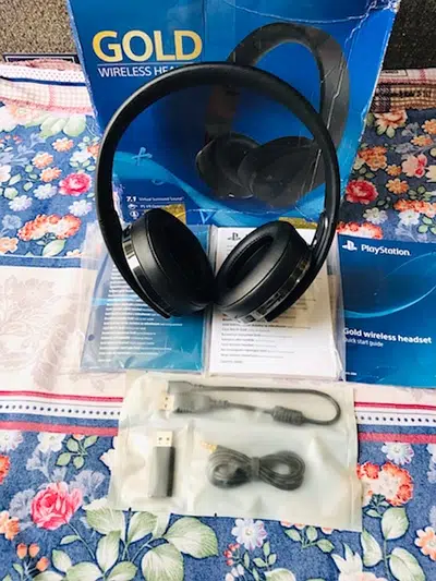 PS4 gold headset/PlayStation GOLD HEADSET