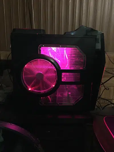 Gaming pc ( RX 570+NVME 256GB+ 16GB RAM+ GAMING CASE)