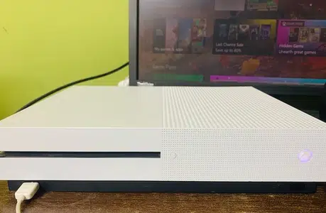 Xbox One S 500gb 10/10 condition