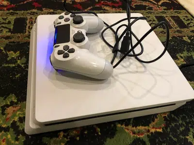 PlayStation 4 slim glacier white ps4 slim play station 4 / ps 4