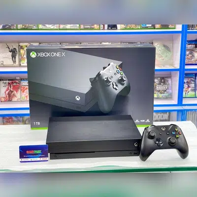 Xbox One X 1TB 4k Slightly Used With Box