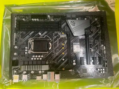 ASRock Z390 Phantom Gaming 4S-IB + Intel Core i7 9700 Processor