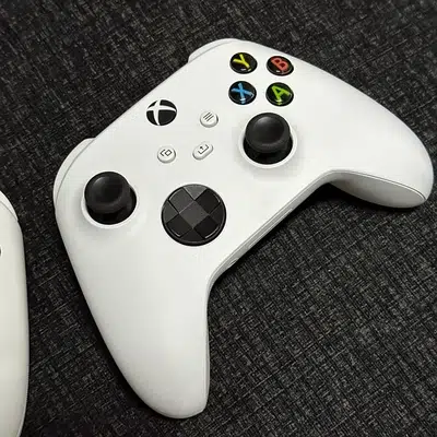 Xbox Series S / Series X Controllers White