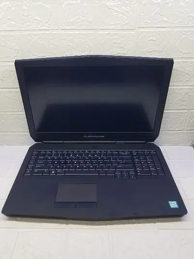 Alienware 17 R3 – 144Hz display Elite Gaming laptop