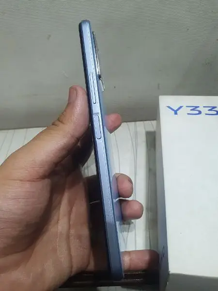 vivo y33s with box lush condition (8/128)