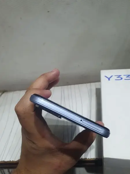 vivo y33s with box lush condition (8/128)