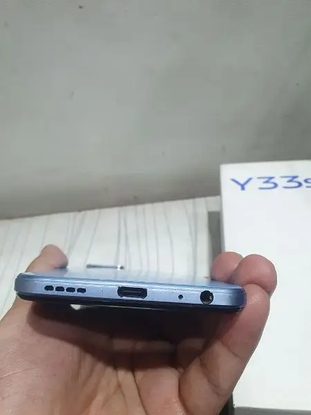 vivo y33s with box lush condition (8/128)